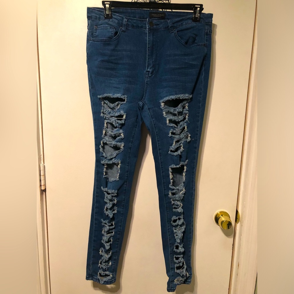AMERICAN BAZI EUC DISTRESSED JEANS SIZE 13
